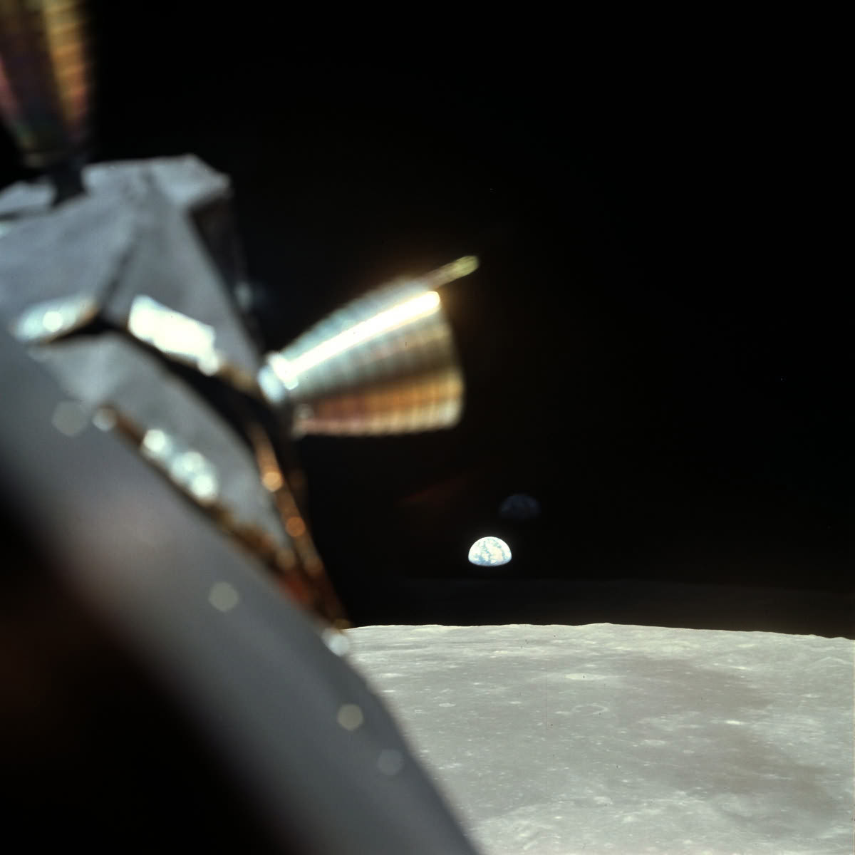 лунный модуль «Орёл» перед посадкой на Луну