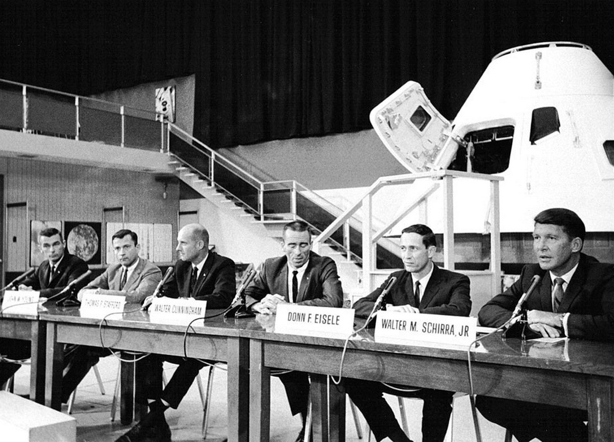 Основной и дублирующий экипажи Аполлона-7